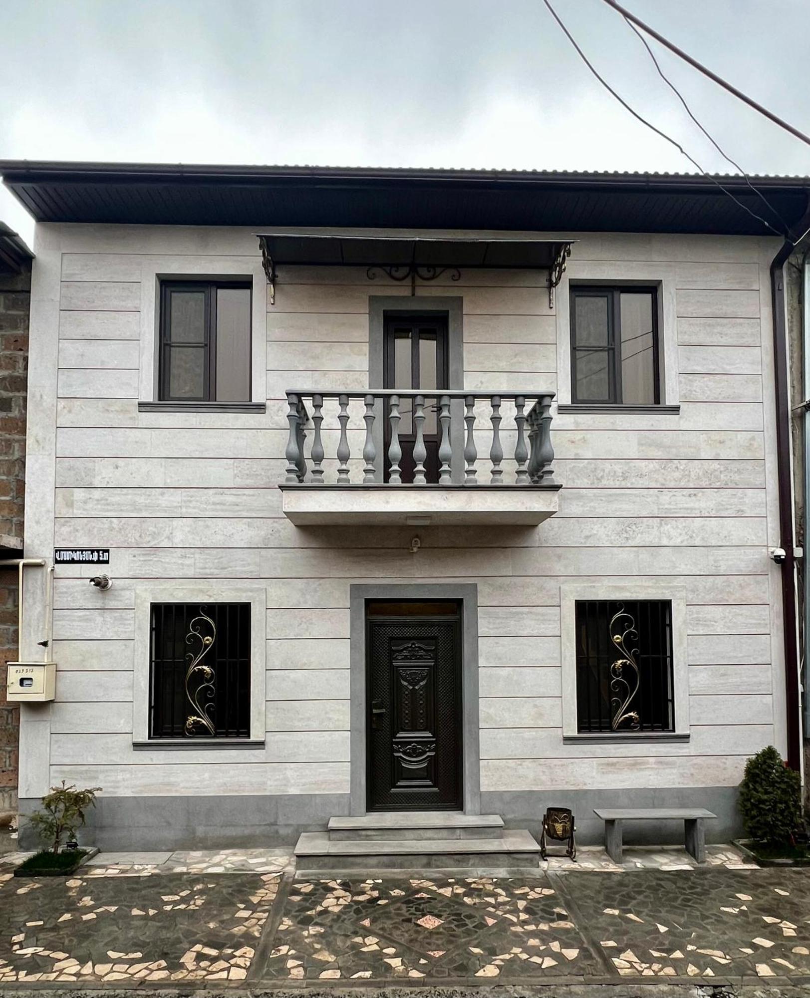 יירבאן New , Comfortable 3 Bedroom House מראה חיצוני תמונה