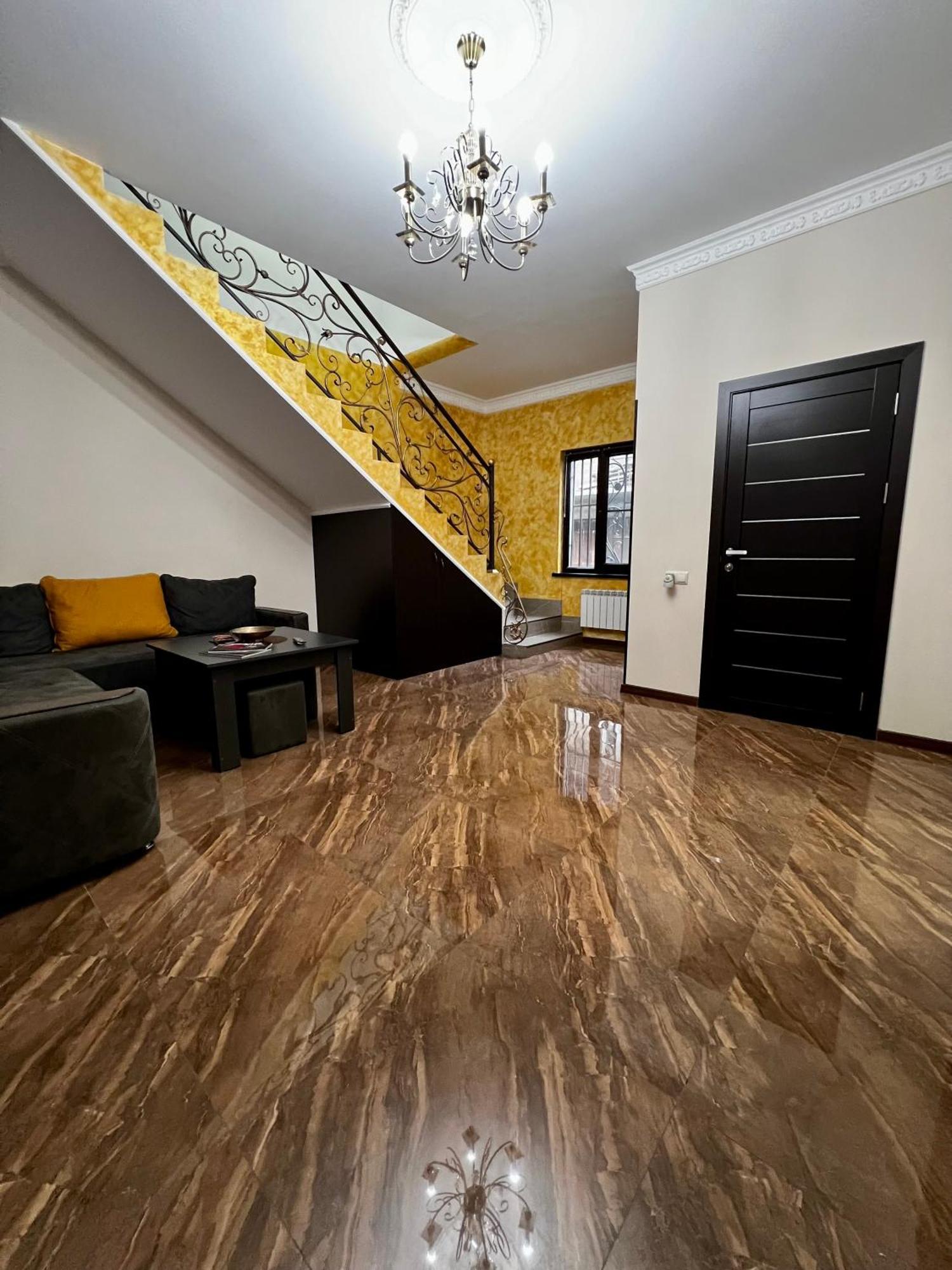 יירבאן New , Comfortable 3 Bedroom House מראה חיצוני תמונה