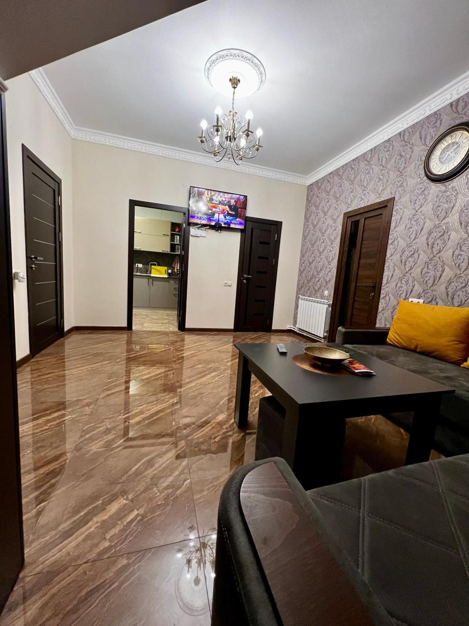 יירבאן New , Comfortable 3 Bedroom House מראה חיצוני תמונה